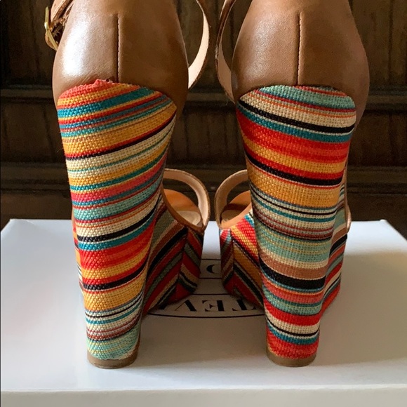 Women’s wedge - Picture 3 of 4